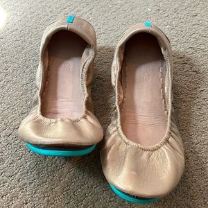 TIEKS- metallic gold size 9